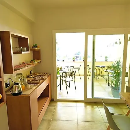 Bed and breakfast Maestrale 4*